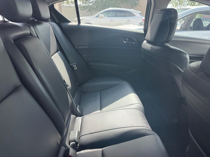 Acura ILX Vehicle Image 05
