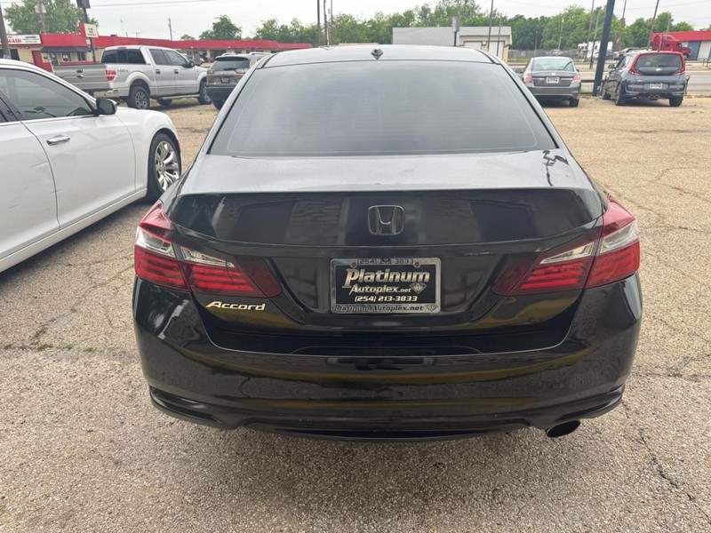 Honda Accord Sedan Vehicle Image 05