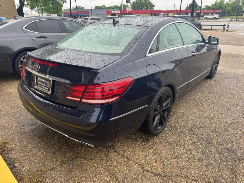 Mercedes-Benz E-Class Vehicle Image 07