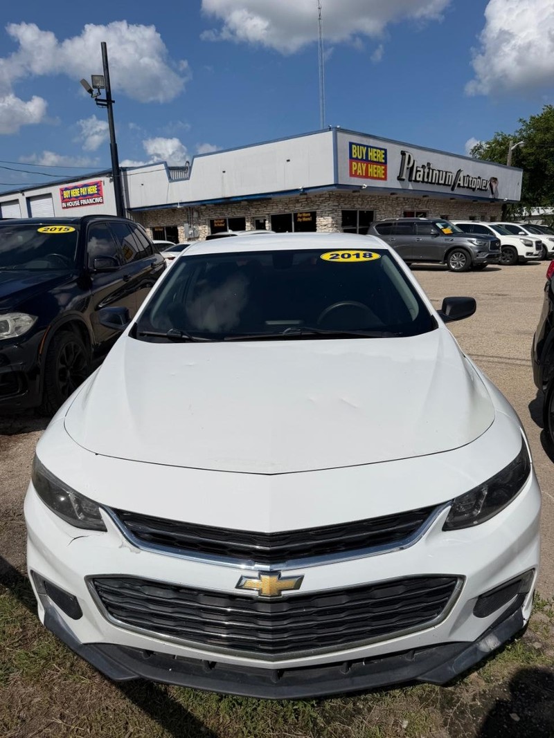 Chevrolet Malibu Vehicle Image 02