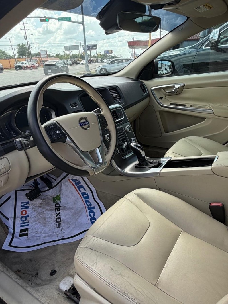 Volvo S60 Vehicle Image 07