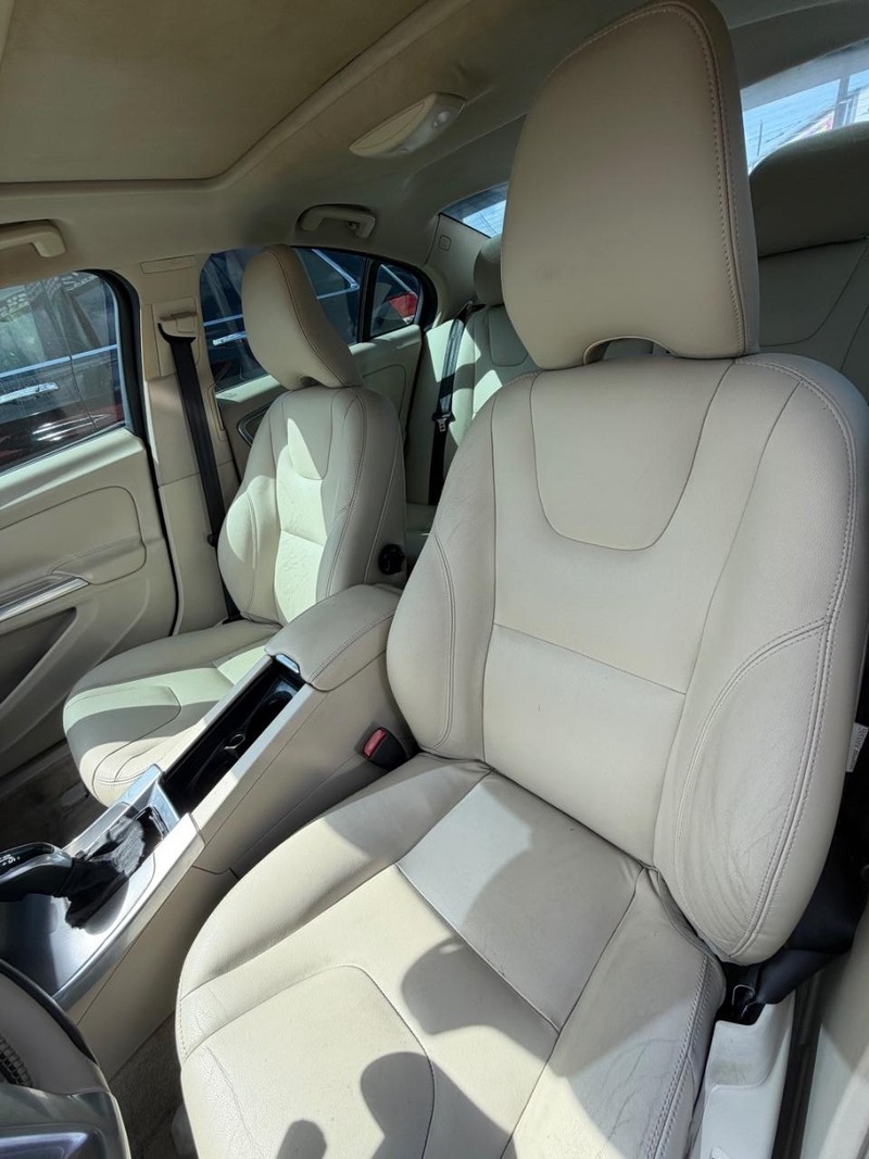 Volvo S60 Vehicle Image 08