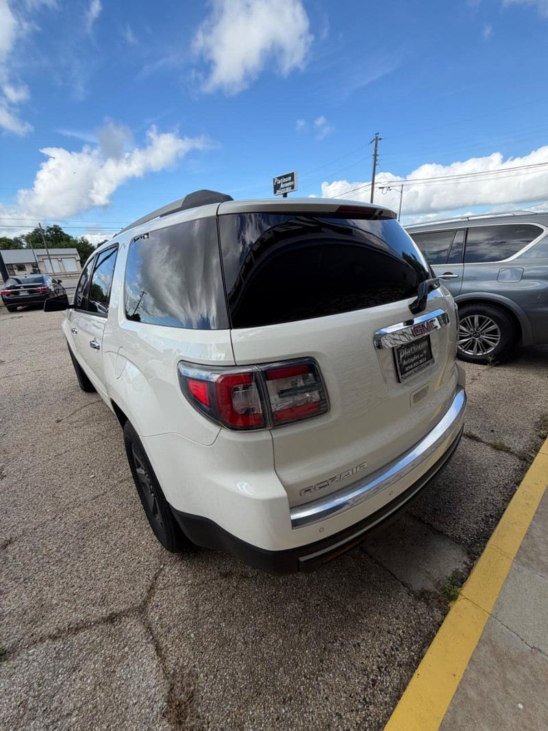 GMC Acadia Vehicle Image 05