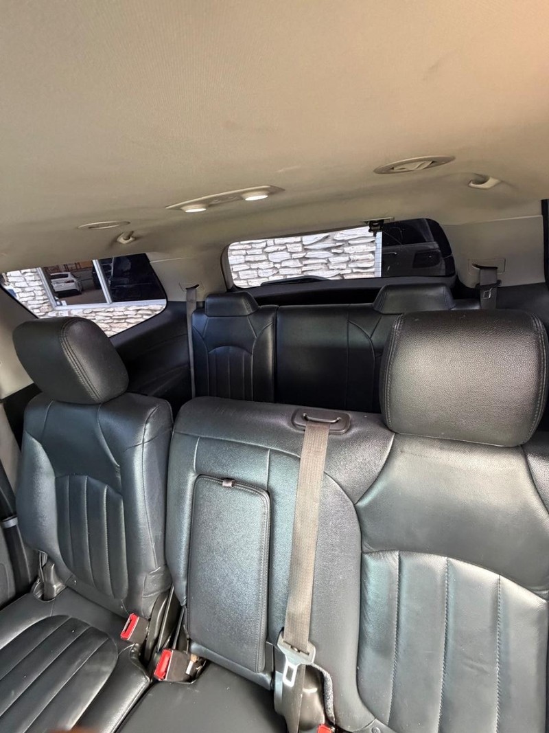 GMC Acadia Vehicle Image 09