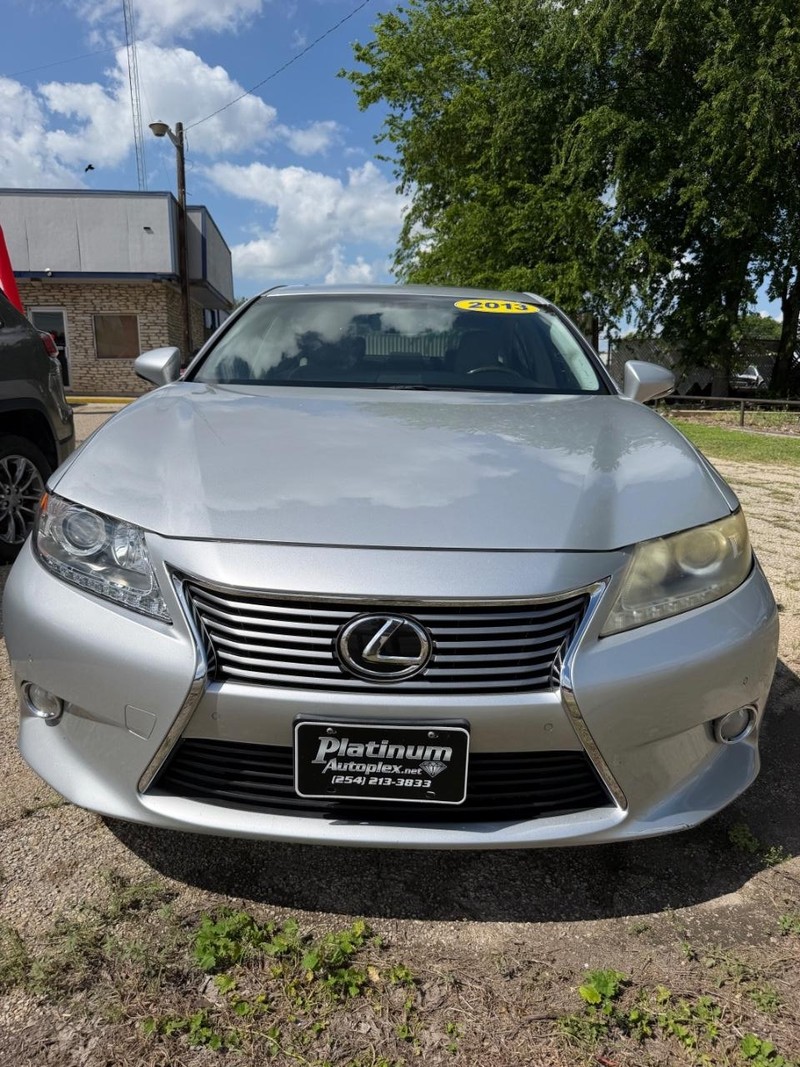 Lexus ES 350 Vehicle Image 02