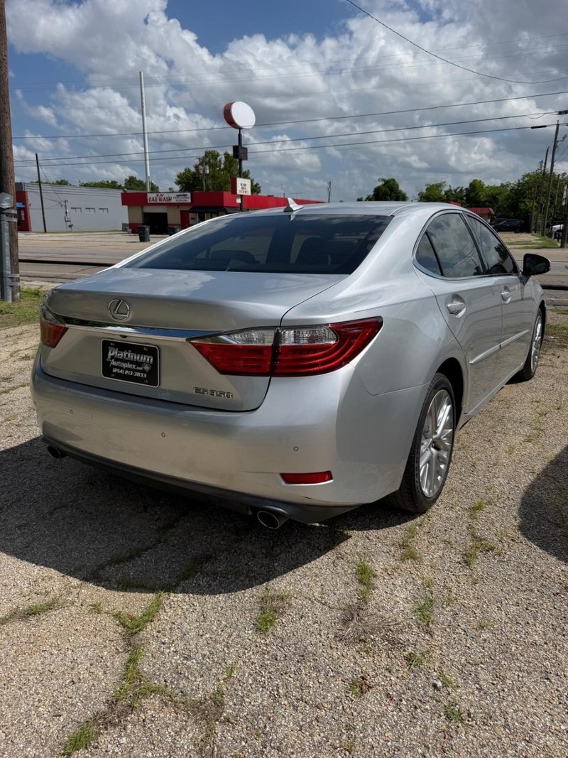 Lexus ES 350 Vehicle Image 05