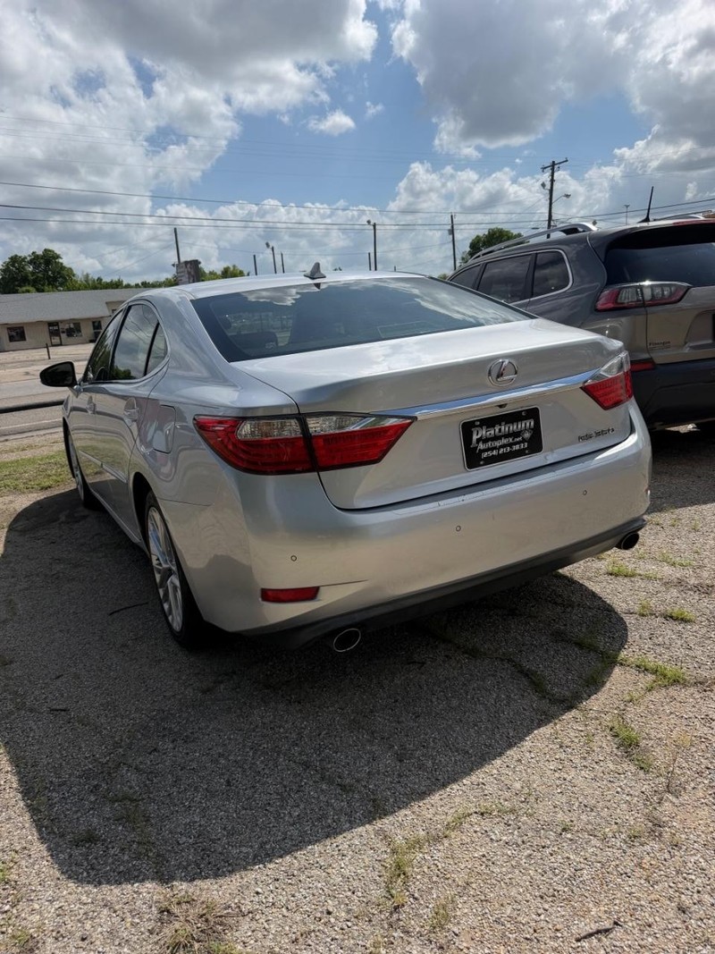 Lexus ES 350 Vehicle Image 06