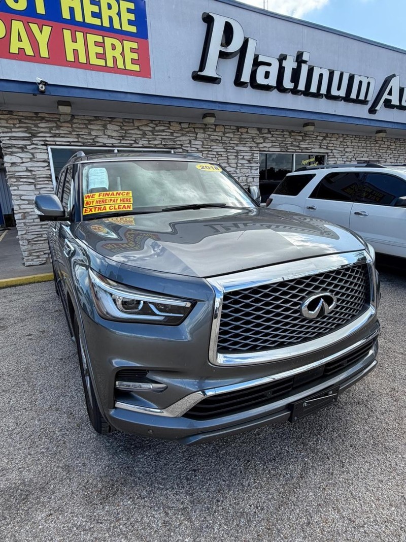 INFINITI QX80 Vehicle Image 03