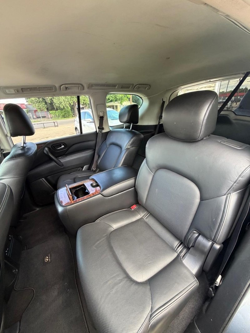 INFINITI QX80 Vehicle Image 07