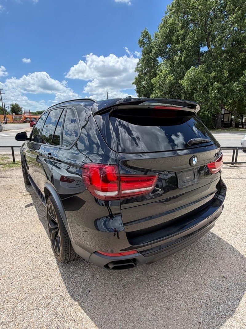 BMW X5 Vehicle Image 06