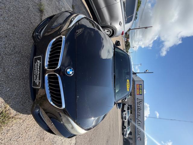 BMW 228i xDrive Vehicle Full-screen Gallery Image 10