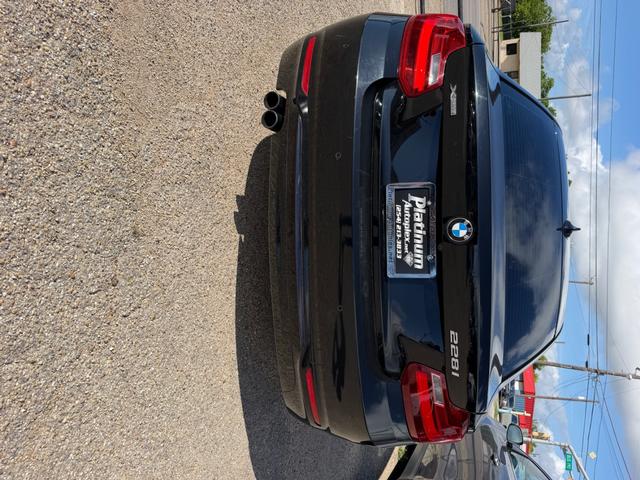 BMW 228i xDrive Vehicle Full-screen Gallery Image 14