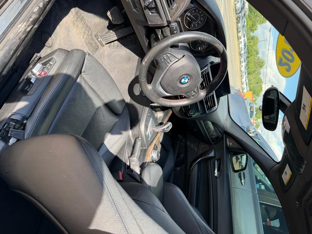 BMW 228i xDrive Vehicle Full-screen Gallery Image 15
