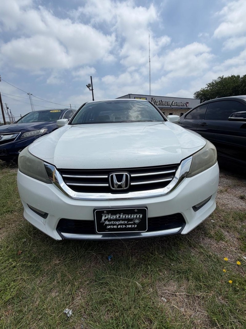 Honda Accord Sedan Vehicle Image 02
