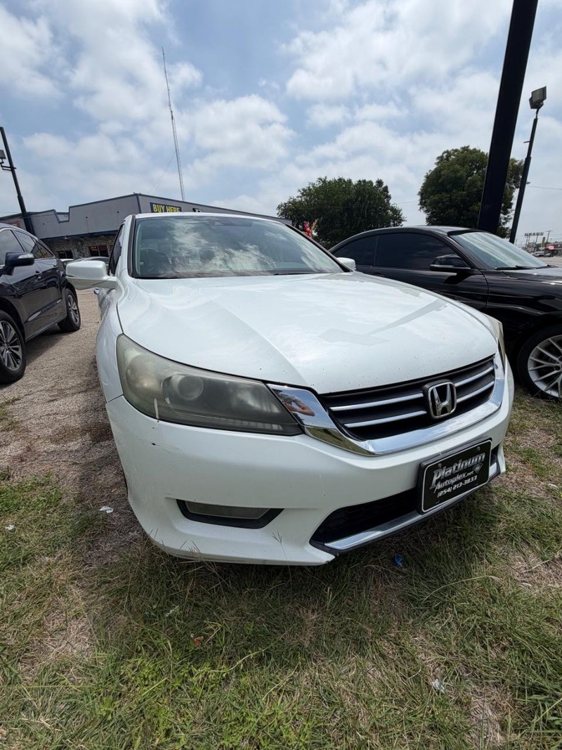 Honda Accord Sedan Vehicle Image 03