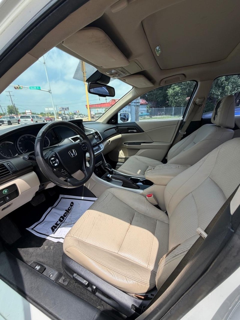 Honda Accord Sedan Vehicle Image 06