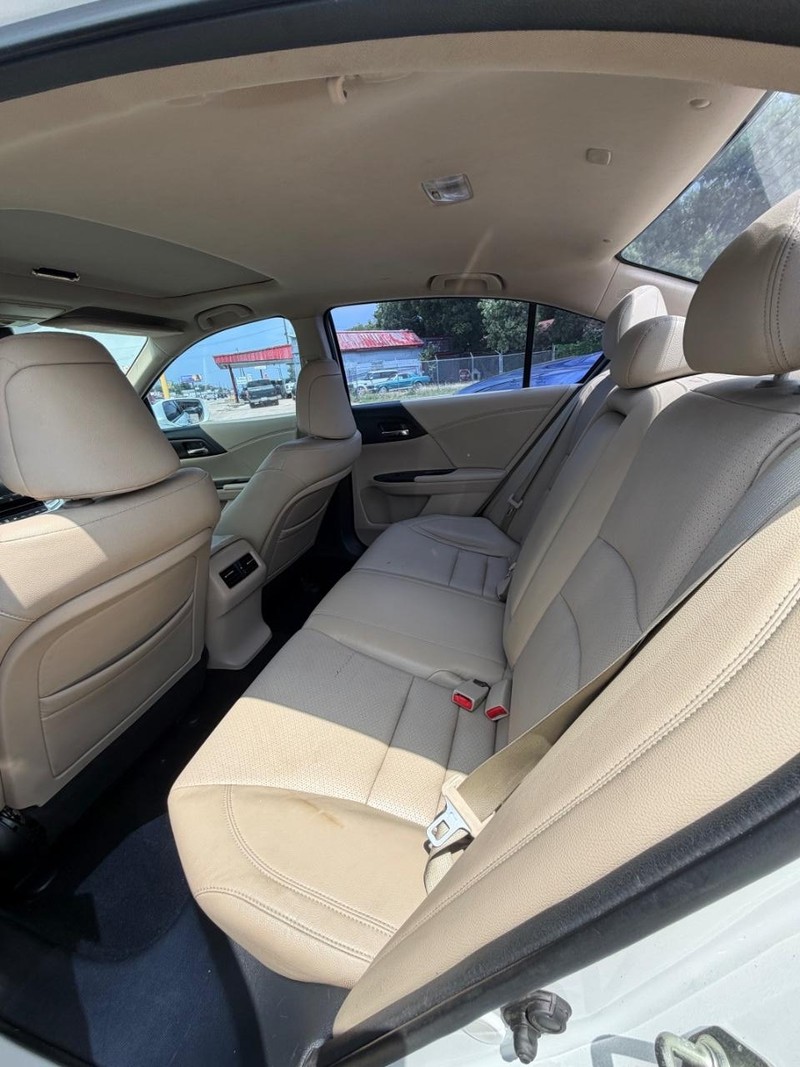 Honda Accord Sedan Vehicle Image 07