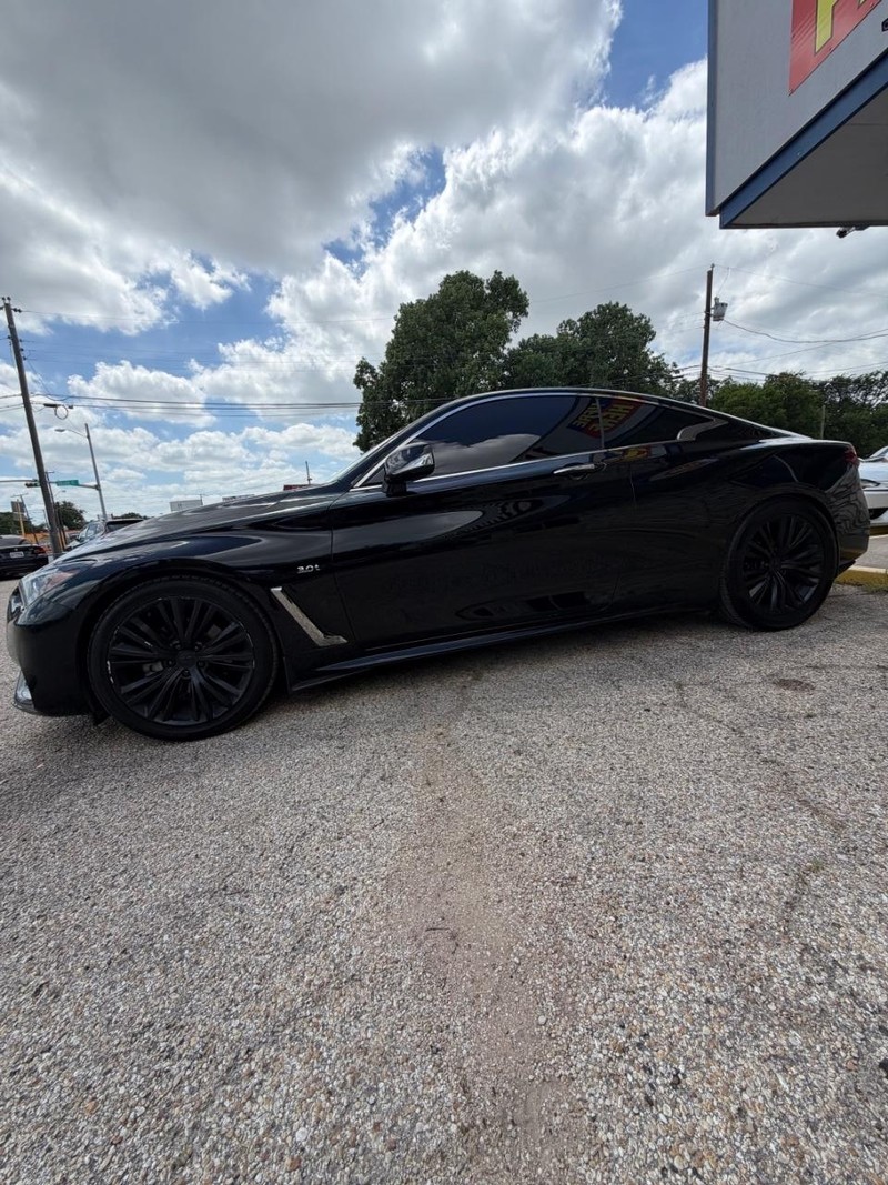 INFINITI Q60 Vehicle Image 03