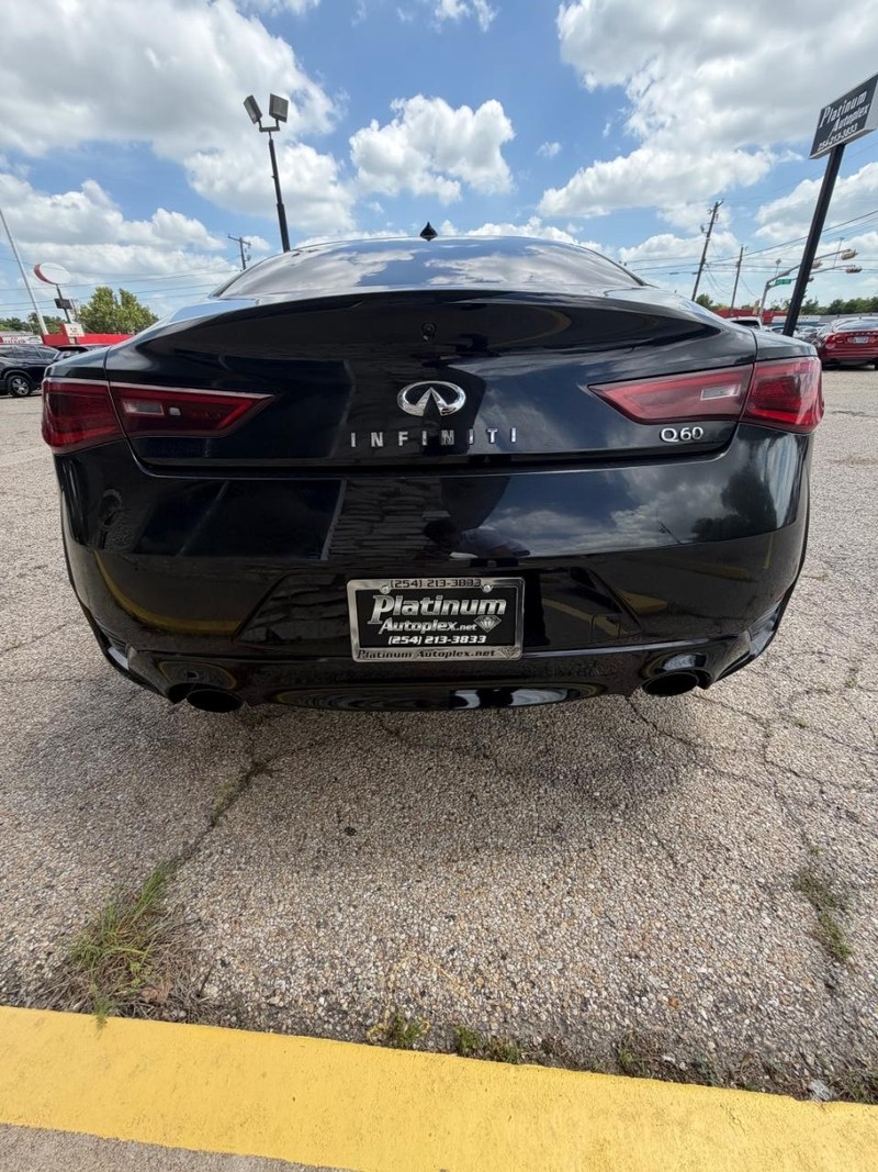 INFINITI Q60 Vehicle Image 06
