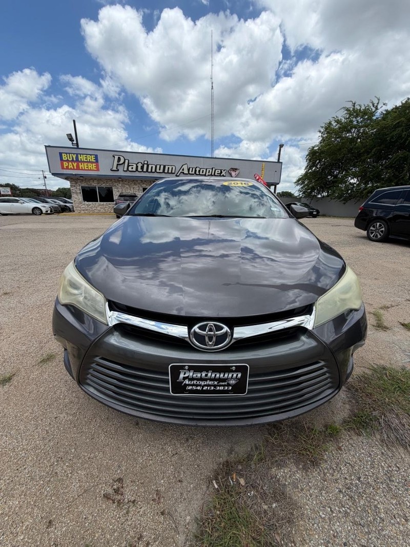 Toyota Camry Vehicle Image 02