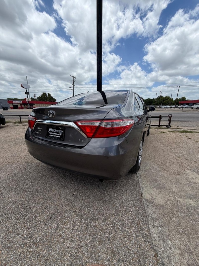 Toyota Camry Vehicle Image 04