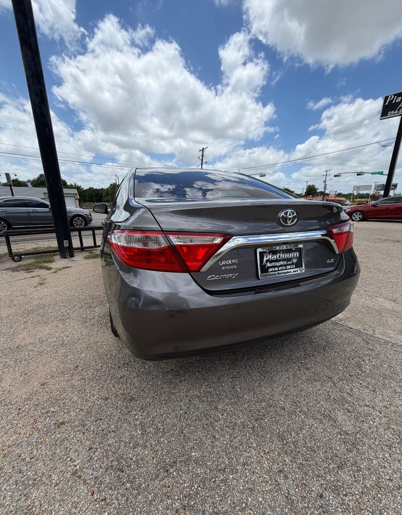 Toyota Camry Vehicle Image 06
