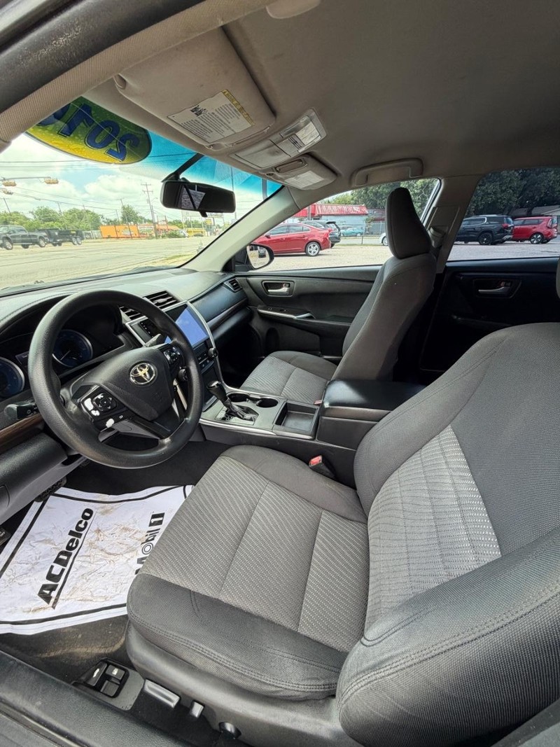 Toyota Camry Vehicle Image 07