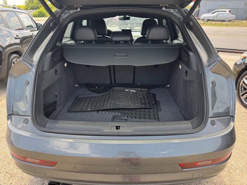 Audi Q3 Vehicle Image 05