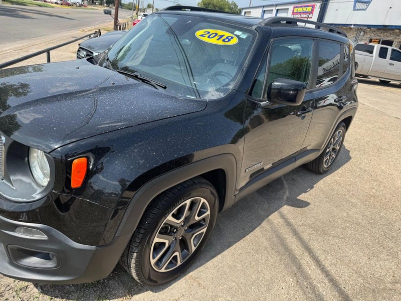 Jeep Renegade Vehicle Image 02