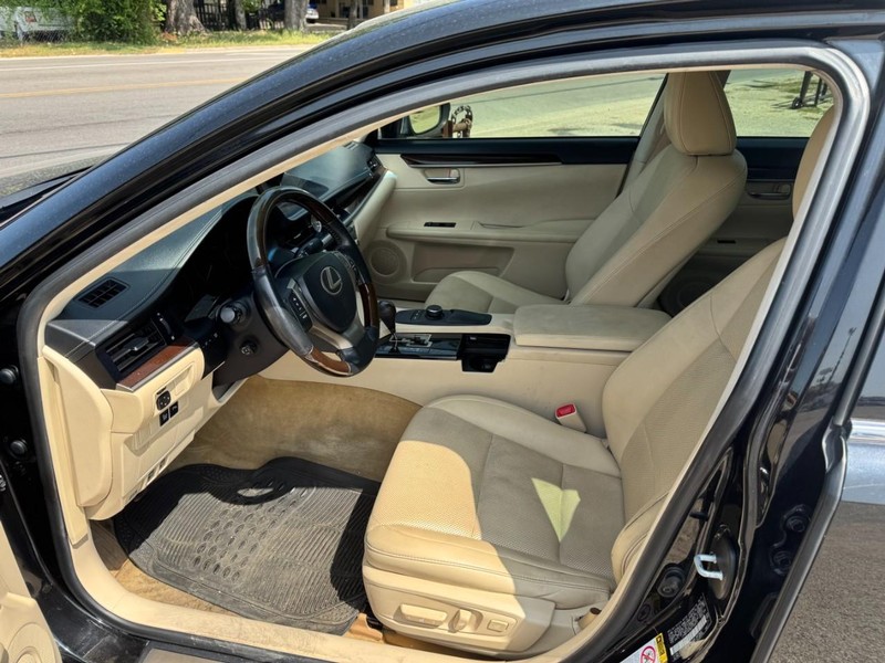 Lexus ES 350 Vehicle Image 03