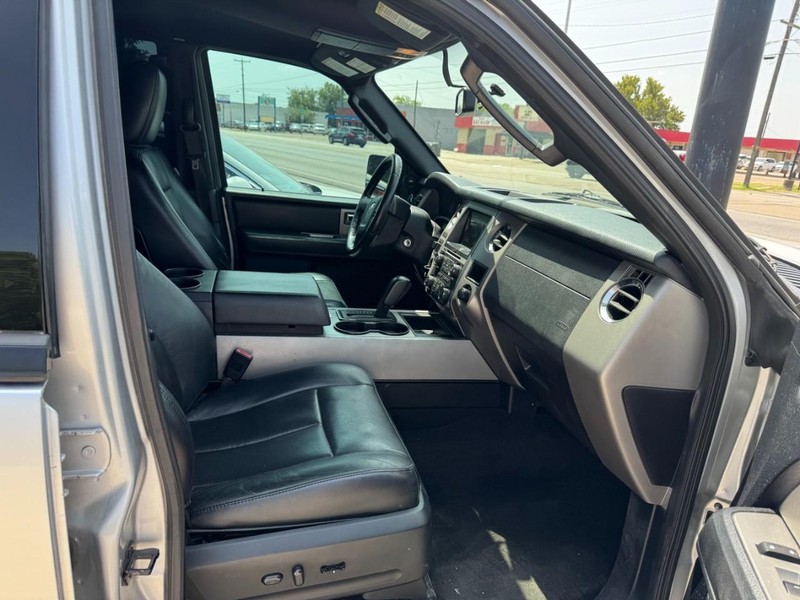 Ford Expedition Vehicle Image 03
