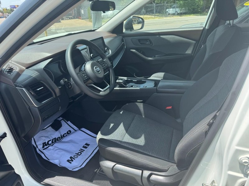 Nissan Rogue Vehicle Image 03