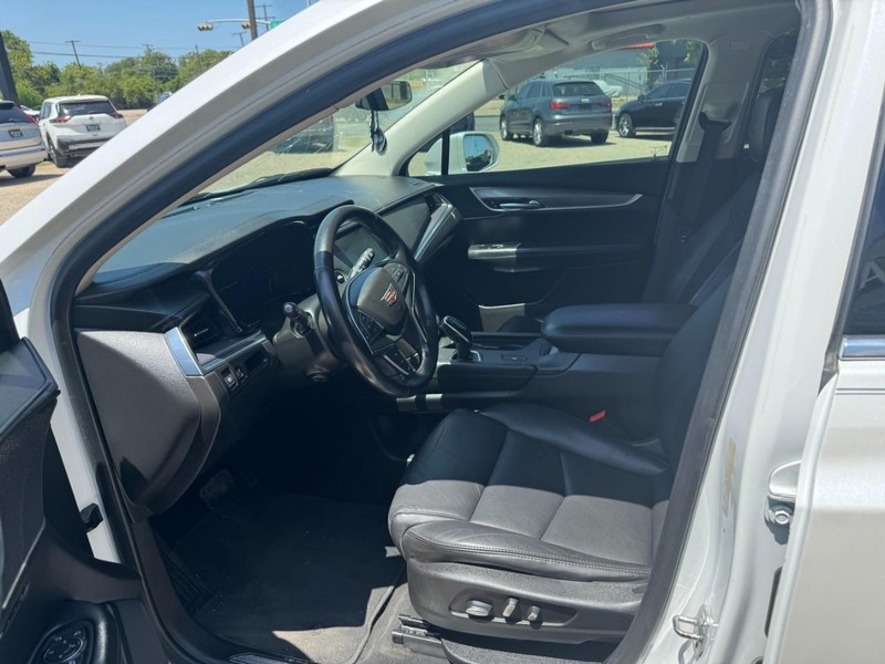 Cadillac XT5 Vehicle Image 03
