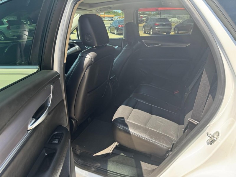 Cadillac XT5 Vehicle Image 04