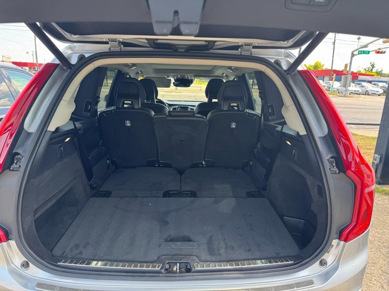 Volvo XC90 Vehicle Image 05