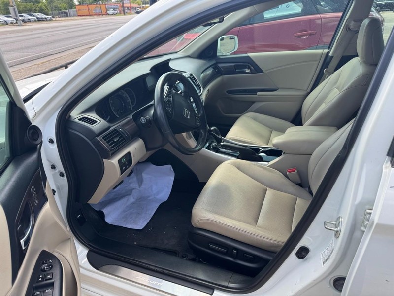 Honda Accord Sedan Vehicle Image 03