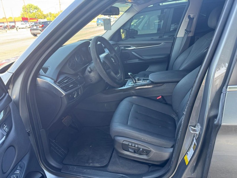 BMW X5 Vehicle Image 03