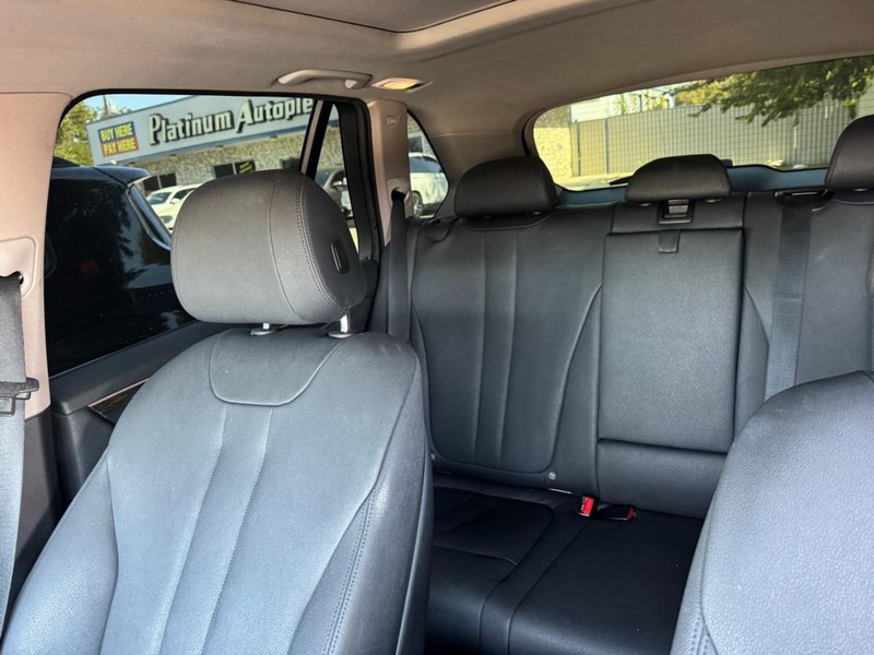 BMW X5 Vehicle Image 05