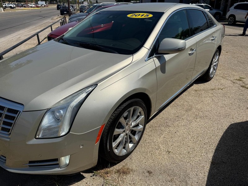 Cadillac XTS Vehicle Image 02