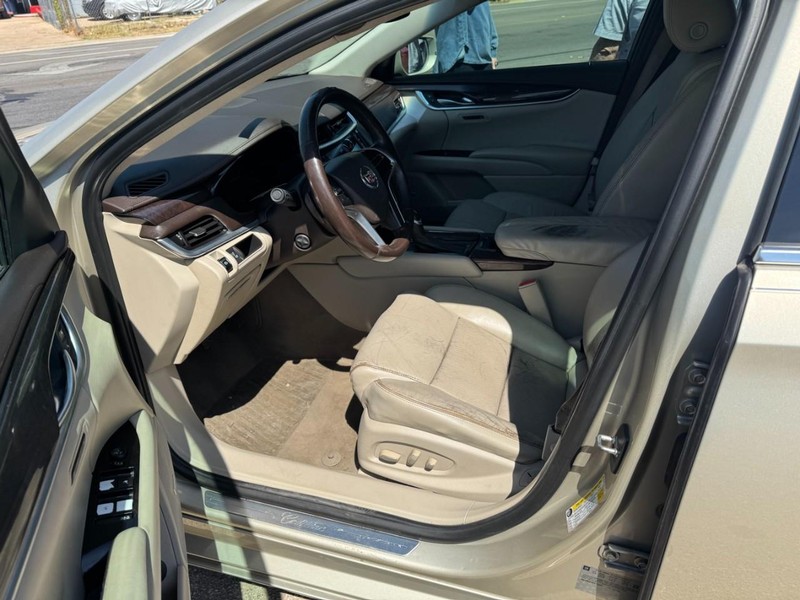 Cadillac XTS Vehicle Image 03