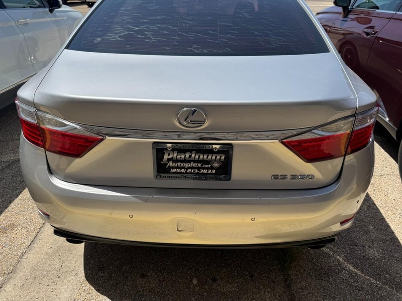 Lexus ES 350 Vehicle Image 06