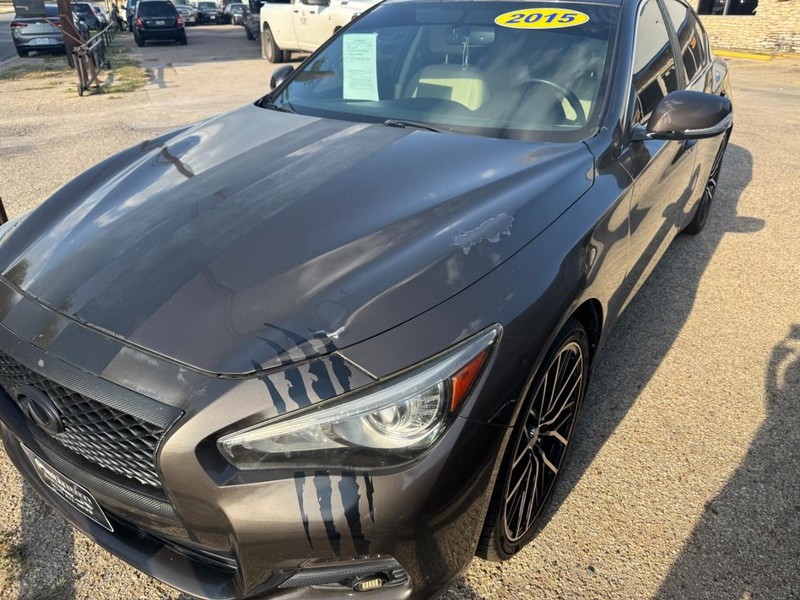 INFINITI Q50 Vehicle Full-screen Gallery Image 02