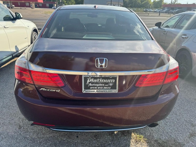 Honda Accord Sedan Vehicle Full-screen Gallery Image 07