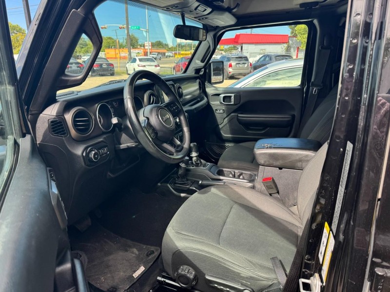 Jeep Wrangler Unlimited Vehicle Image 03