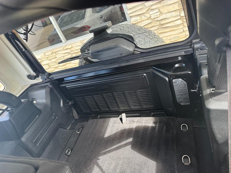 Jeep Wrangler Unlimited Vehicle Image 06