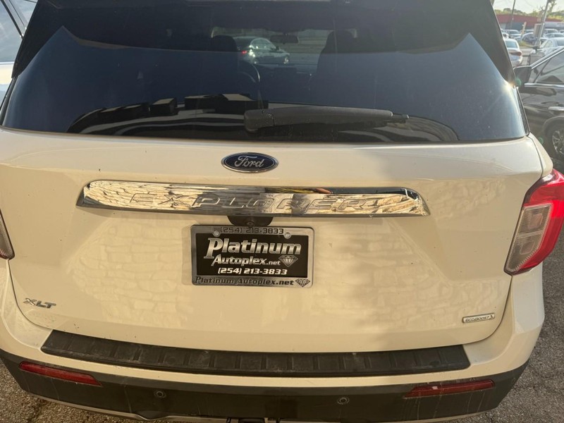 Ford Explorer Vehicle Full-screen Gallery Image 07