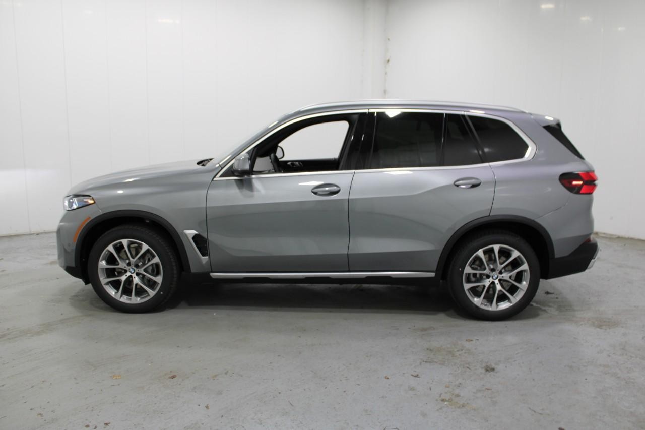 BMW X5 Vehicle Full-screen Gallery Image 2