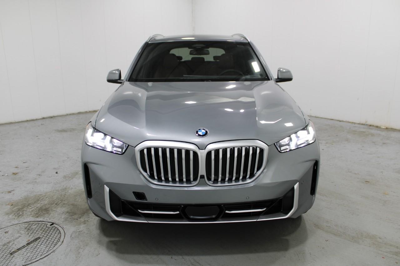 BMW X5 Vehicle Full-screen Gallery Image 7