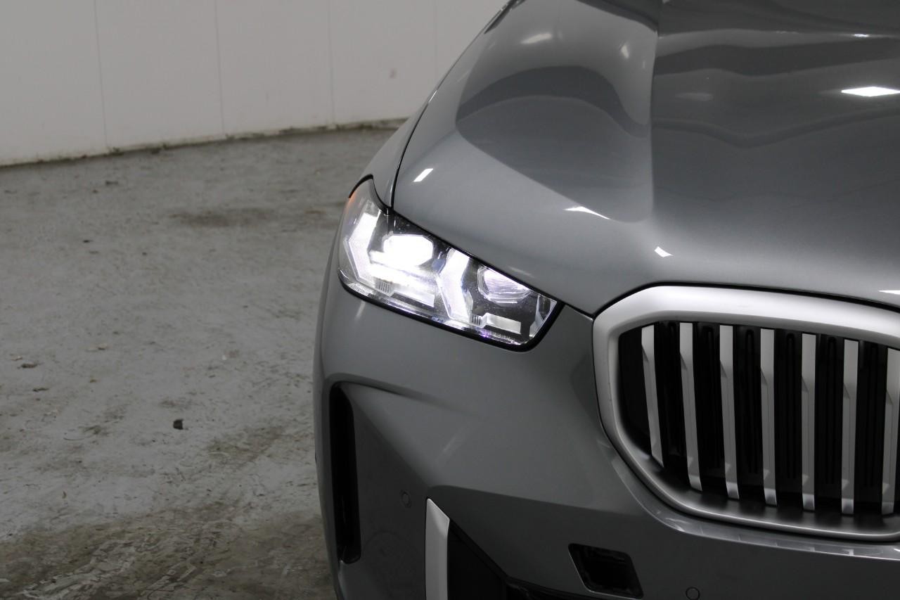 BMW X5 Vehicle Full-screen Gallery Image 8