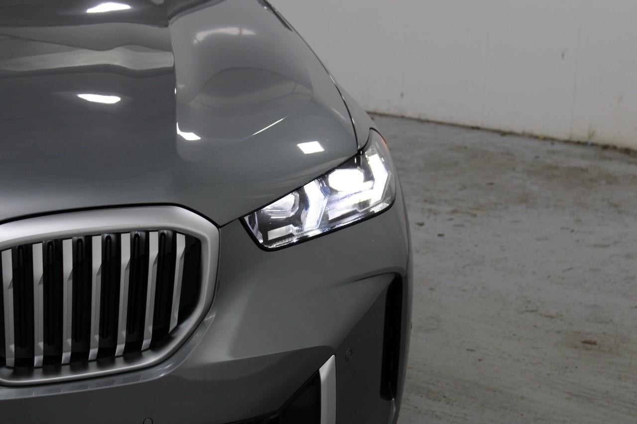 BMW X5 Vehicle Full-screen Gallery Image 9